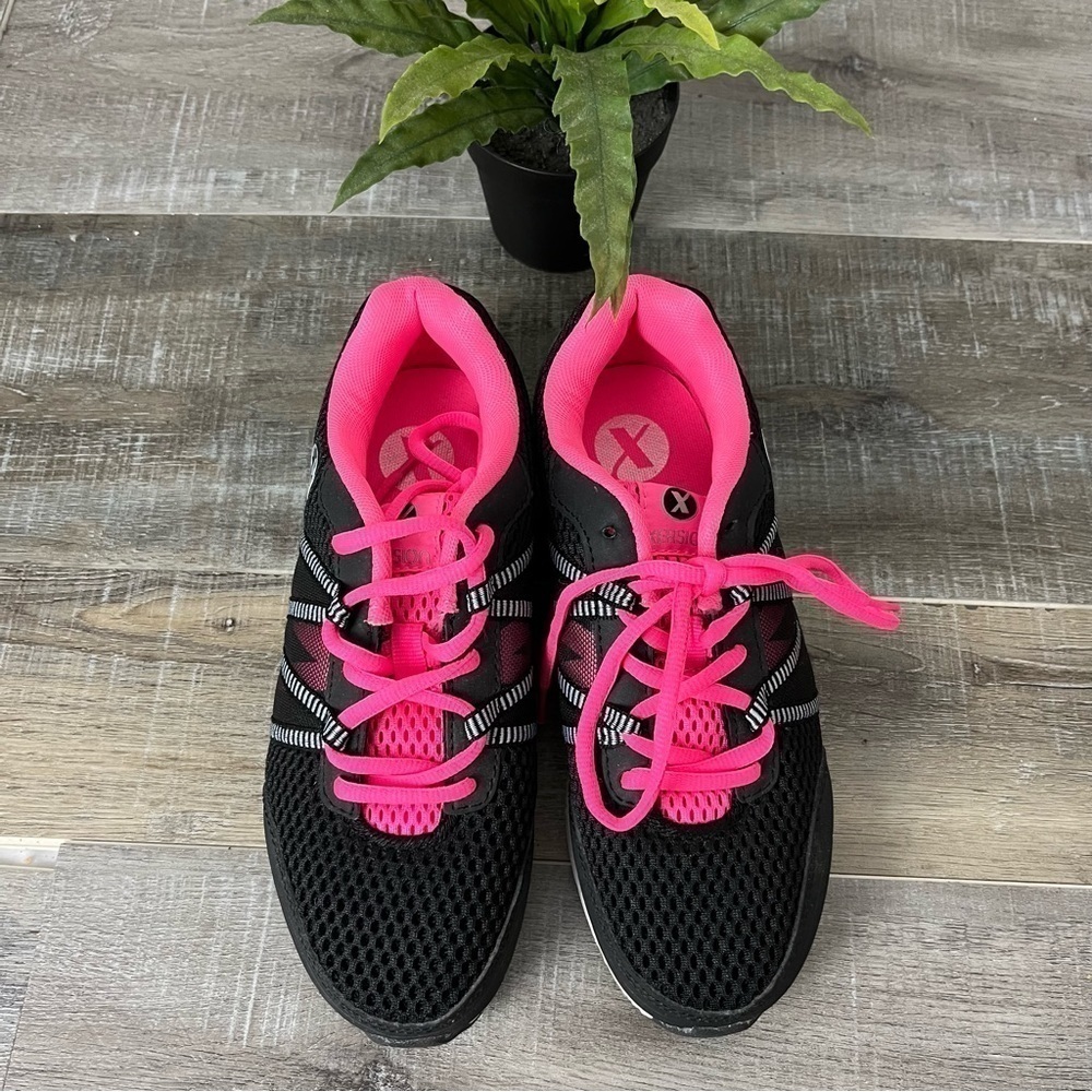 Xersion Runamatic Mesh Black and Pink Youth Running Shoe SizeYouth 5 Women Sz 7 - Picture 5 of 9